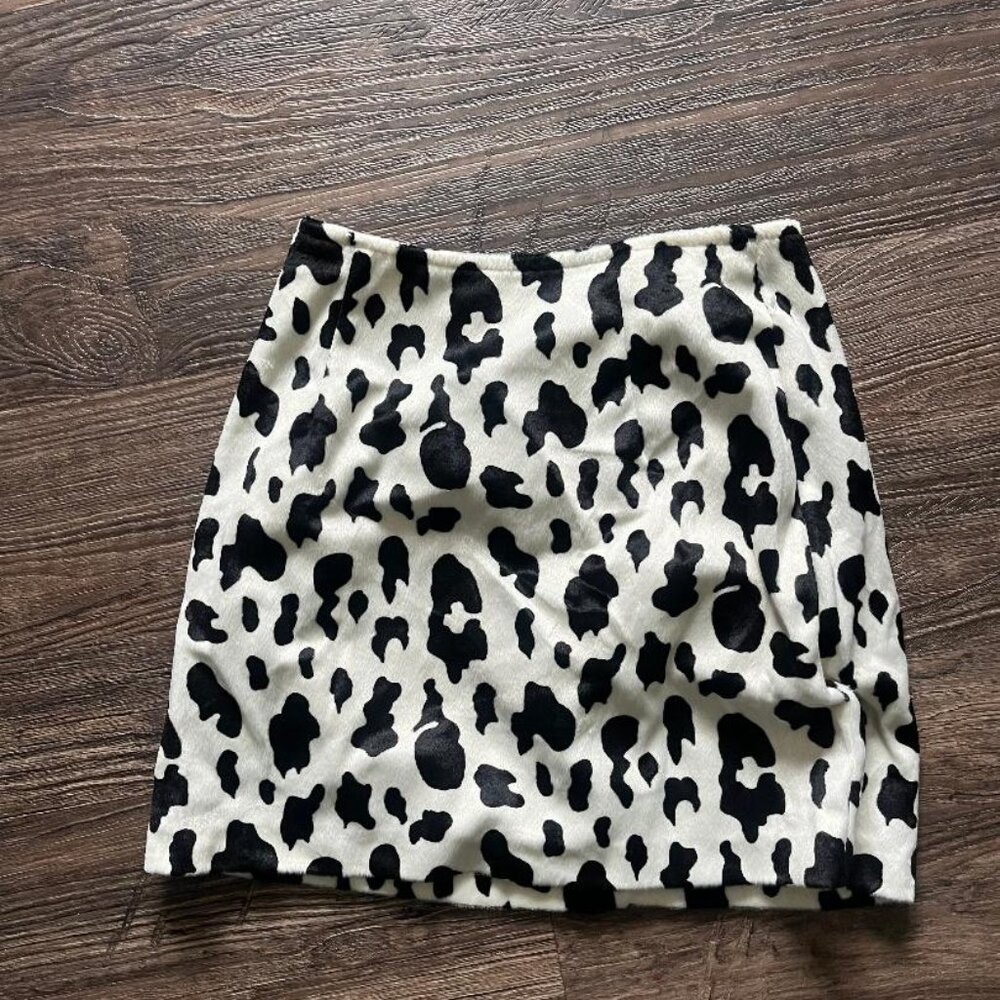 Pandora Woman's Cow Print Punk emo Exotic Dancer Skirt Small